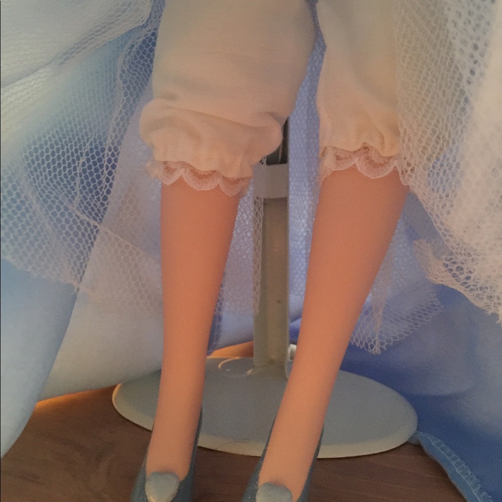Porcelain doll - Picture 2 of 2